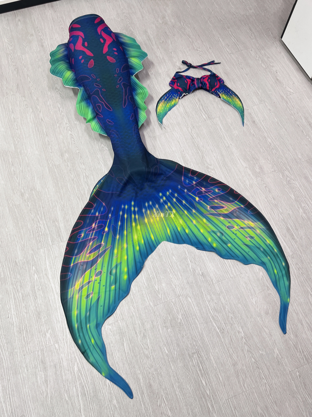 Aquarium & Marine Museum - New Adult Mermaid Tail Fish Tail